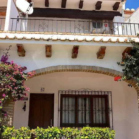 Townhouse In Las Rotas *