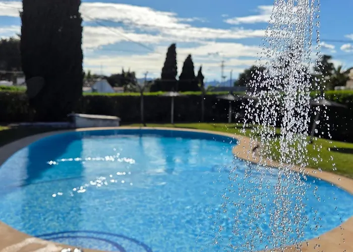 Townhouse In Rotas アパート